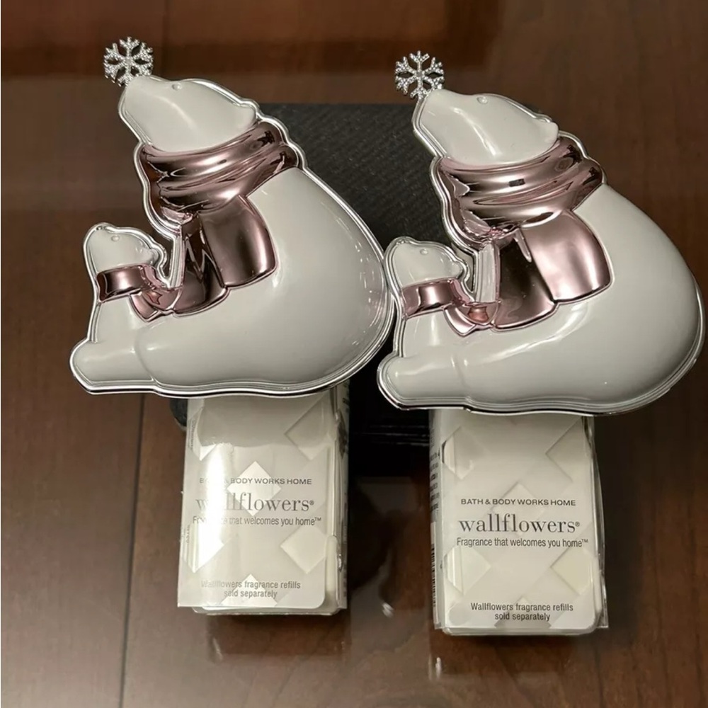 NWT Bath & Body Works Wallflower Plug In Polar Bear Snowflake Set of 2